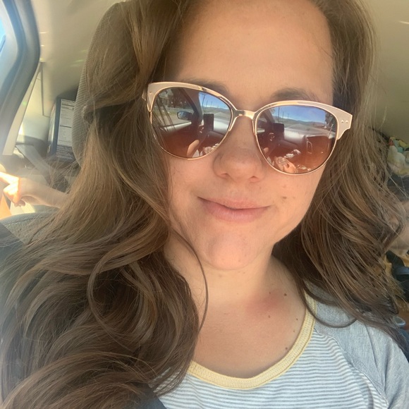 Meet your Posher, Michelle - Picture 6 of 7